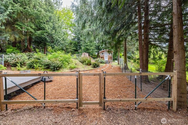 705 N Waugh Road, Mount Vernon, WA 98273