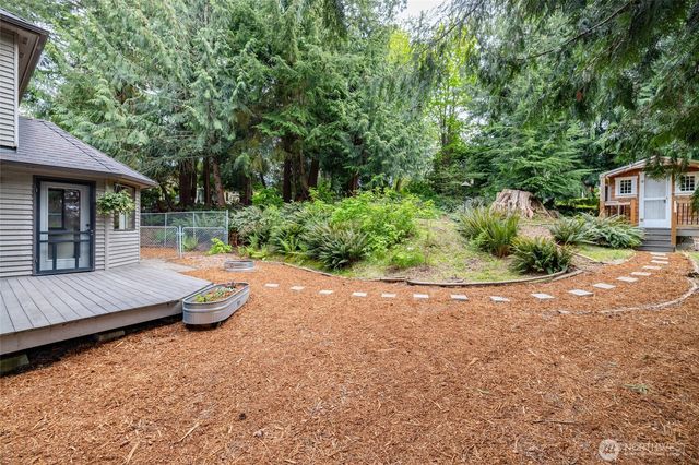 705 N Waugh Road, Mount Vernon, WA 98273