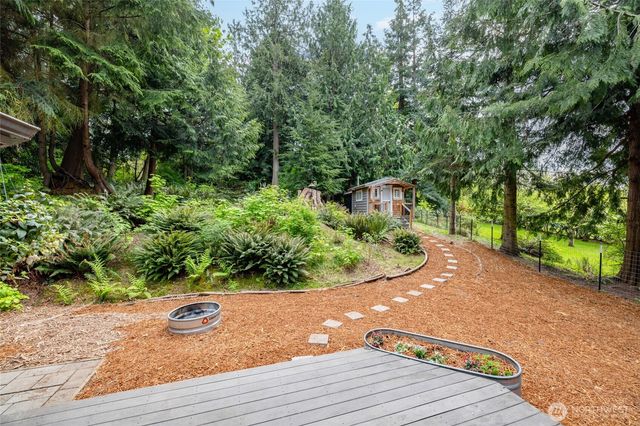 705 N Waugh Road, Mount Vernon, WA 98273