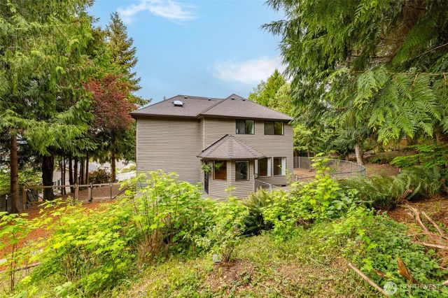 705 N Waugh Road, Mount Vernon, WA 98273