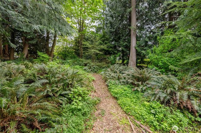 705 N Waugh Road, Mount Vernon, WA 98273