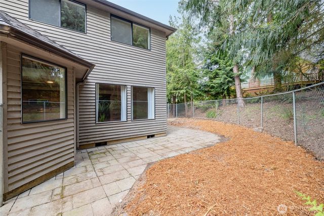 705 N Waugh Road, Mount Vernon, WA 98273