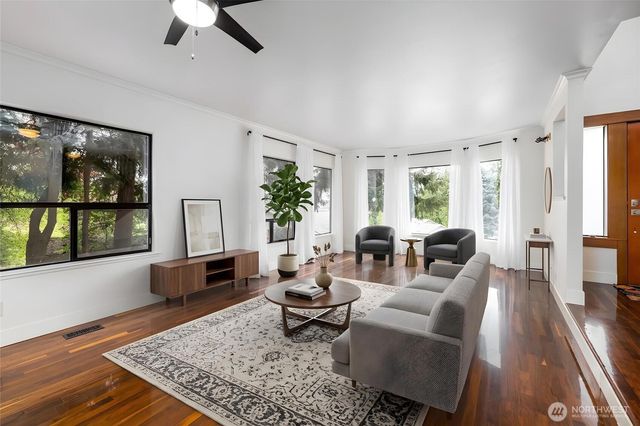 705 N Waugh Road, Mount Vernon, WA 98273