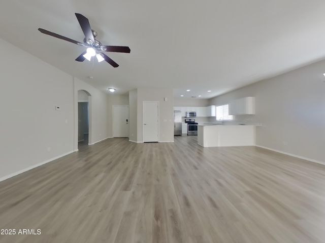 16823 W COTTONWOOD Street, Surprise, AZ 85388