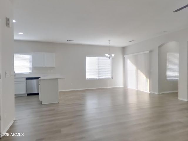 16823 W COTTONWOOD Street, Surprise, AZ 85388