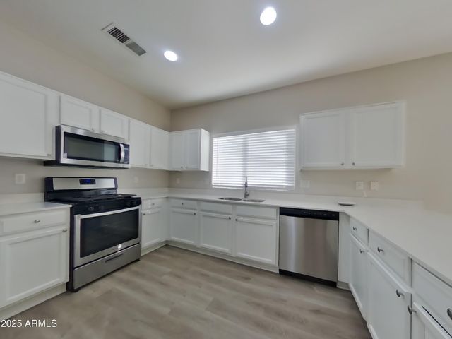 16823 W COTTONWOOD Street, Surprise, AZ 85388