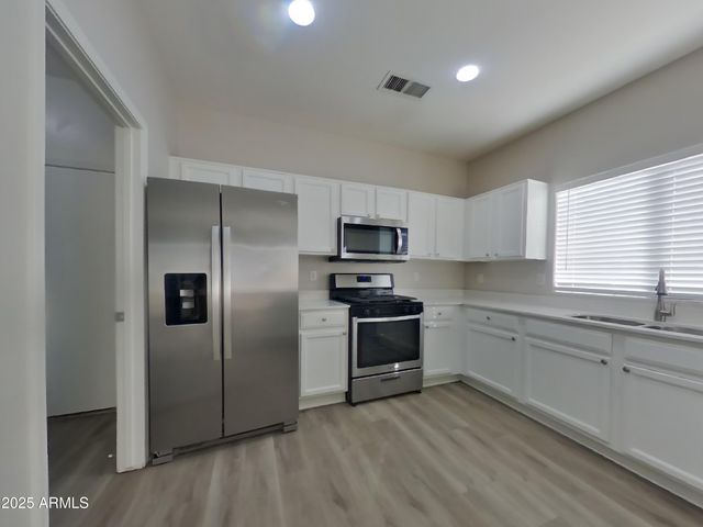 16823 W COTTONWOOD Street, Surprise, AZ 85388