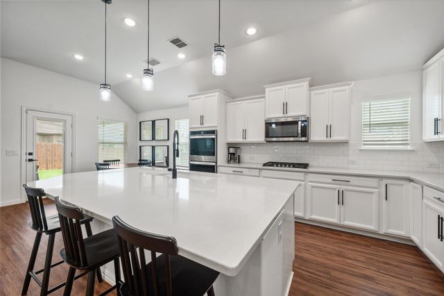 2601 Creswick Drive, Mansfield, TX 76084