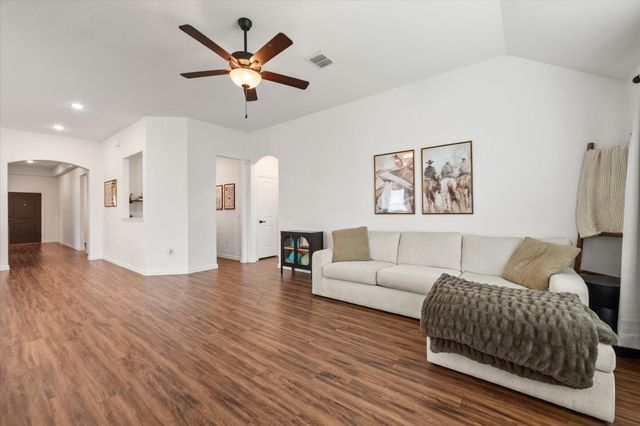 2601 Creswick Drive, Mansfield, TX 76084