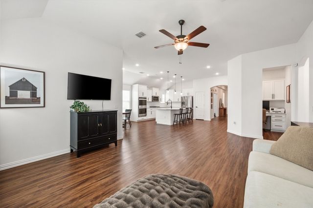 2601 Creswick Drive, Mansfield, TX 76084
