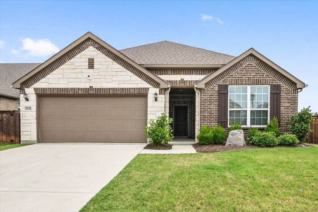2601 Creswick Drive, Mansfield, TX 76084
