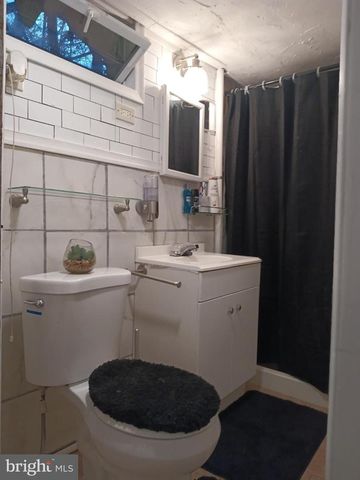 3419 CARTER LN, Chester, PA 19013