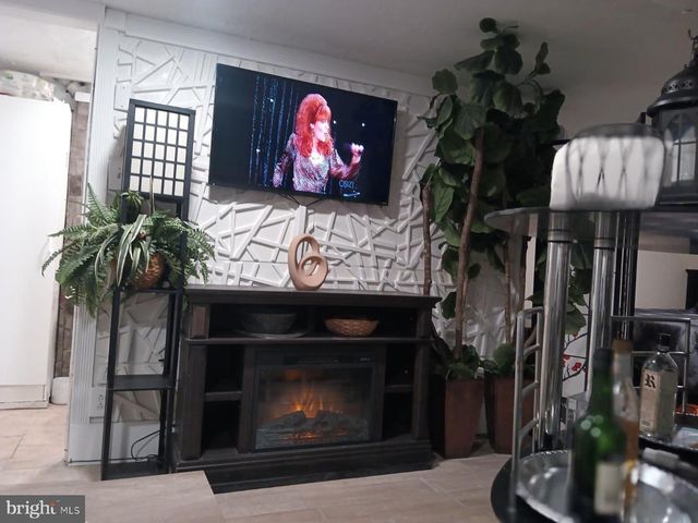 3419 CARTER LN, Chester, PA 19013