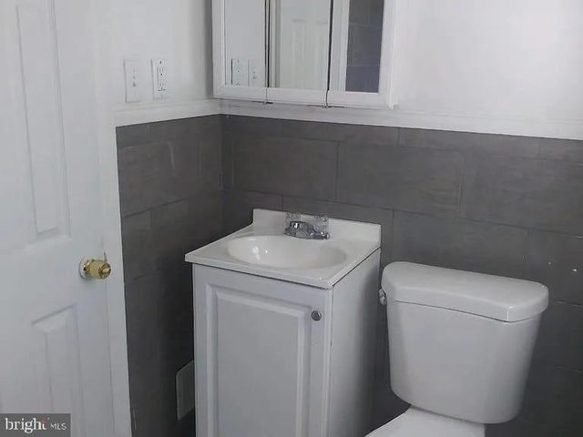 3419 CARTER LN, Chester, PA 19013