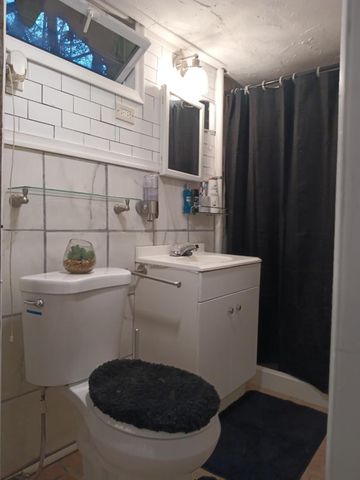 3419 CARTER LN, Chester, PA 19013