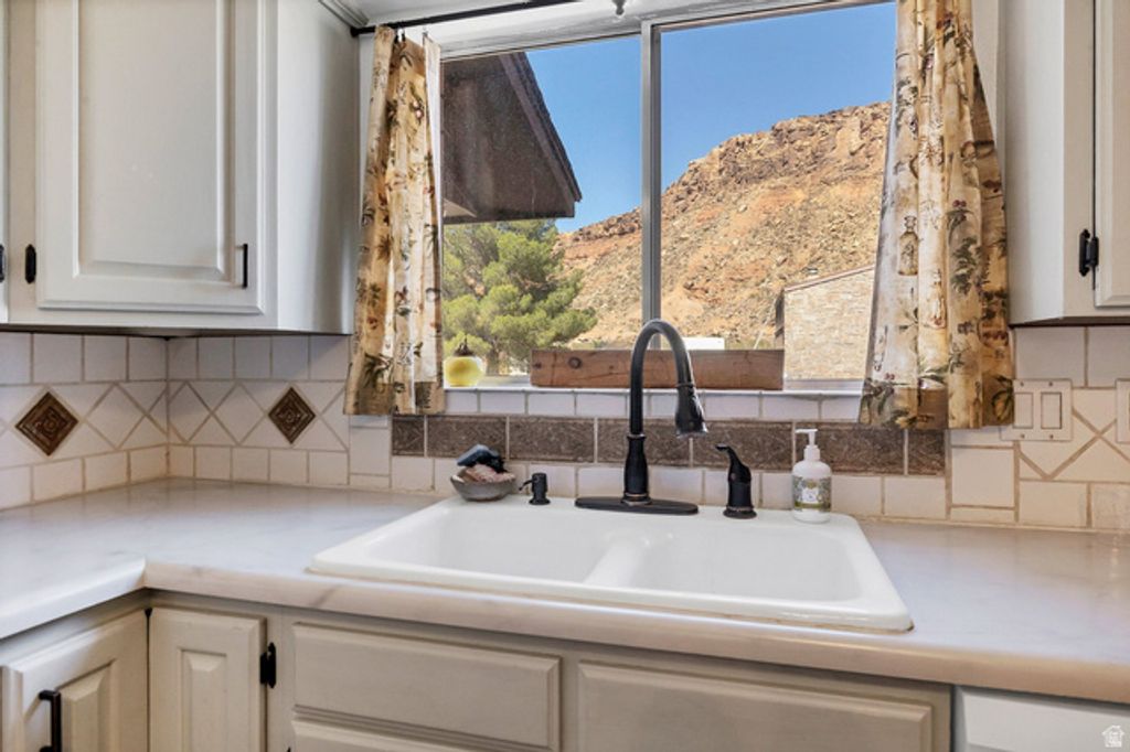 Image 10 of property listing at 3334 UTE RD, St. George, UT 84790