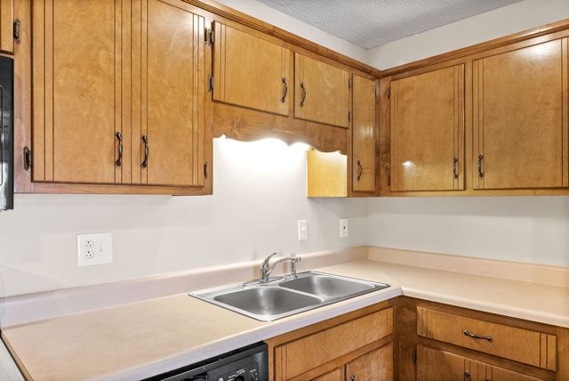 3243 Tower Dr Apt E, Clarksville, TN 37042