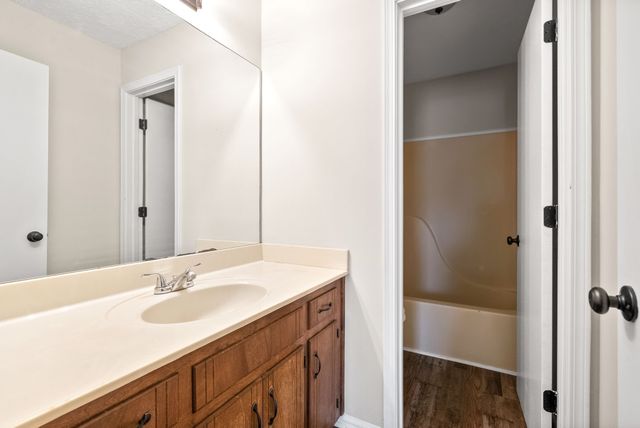 3243 Tower Dr Apt E, Clarksville, TN 37042