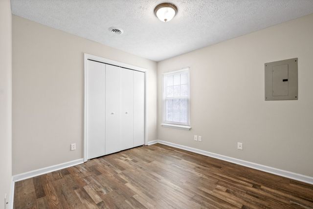 3243 Tower Dr Apt E, Clarksville, TN 37042