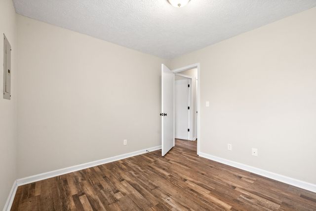 3243 Tower Dr Apt E, Clarksville, TN 37042