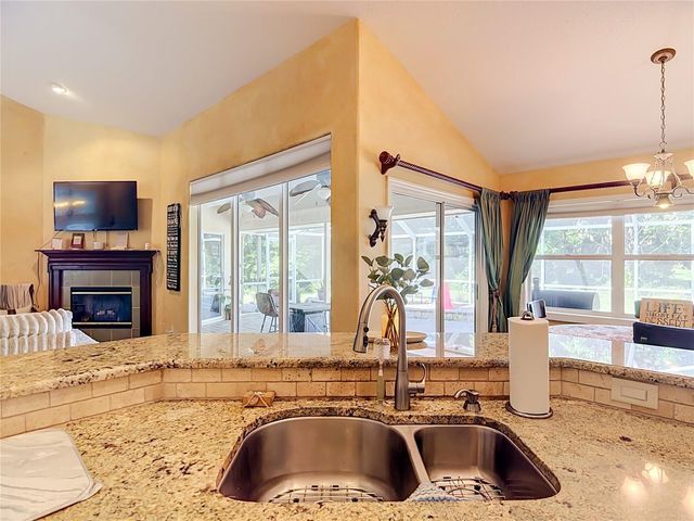 2803 ASTON AVENUE, Plant City, FL 33566