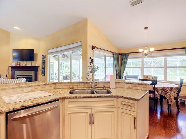 2803 ASTON AVENUE, Plant City, FL 33566