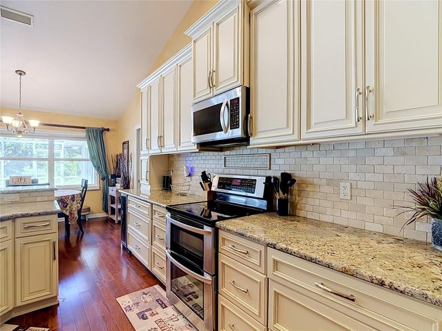 2803 ASTON AVENUE, Plant City, FL 33566