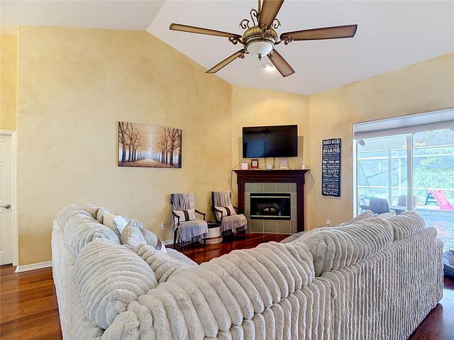 2803 ASTON AVENUE, Plant City, FL 33566