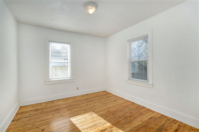 521 N Warren Avenue, Springfield, MO 65802