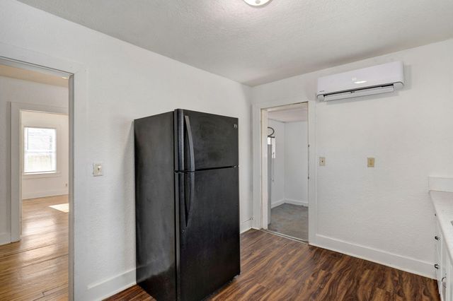 521 N Warren Avenue, Springfield, MO 65802