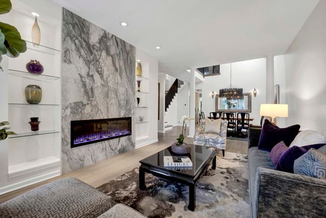 828 S Bell Avenue, Chicago, IL 60612
