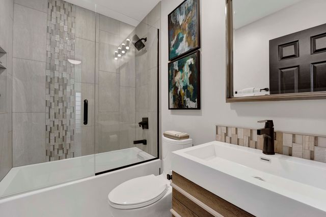 828 S Bell Avenue, Chicago, IL 60612
