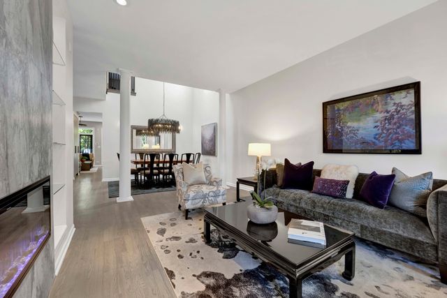 828 S Bell Avenue, Chicago, IL 60612