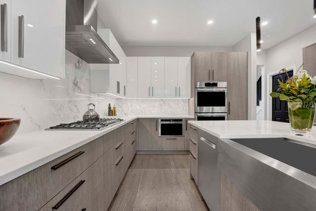 828 S Bell Avenue, Chicago, IL 60612