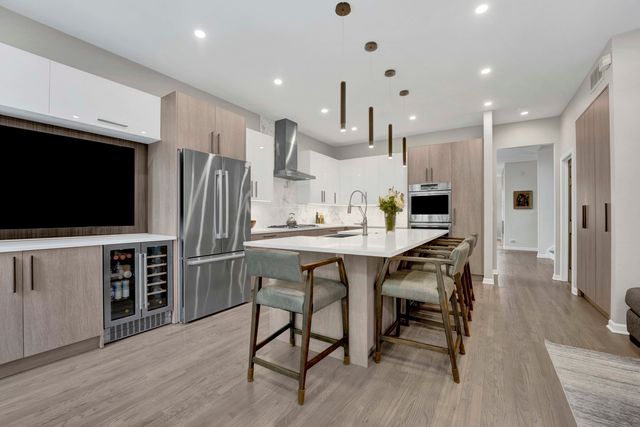 828 S Bell Avenue, Chicago, IL 60612