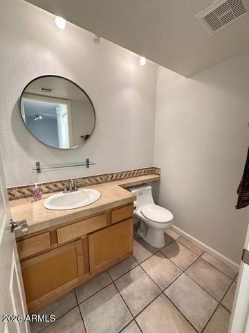 3301 E KELTON Lane 103, Phoenix, AZ 85032