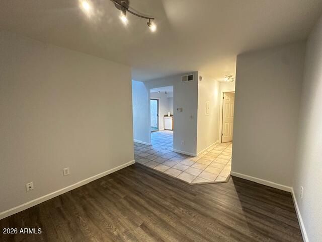 3301 E KELTON Lane 103, Phoenix, AZ 85032