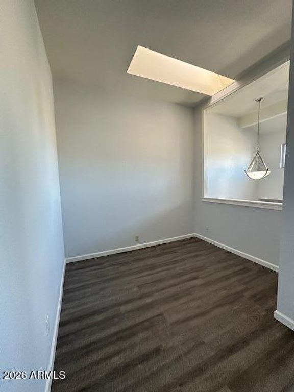 Image 16 of property listing at 3301 E KELTON Lane 103, Phoenix, AZ 85032