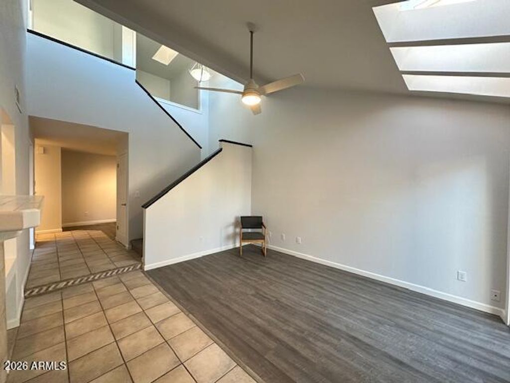 Image 22 of property listing at 3301 E KELTON Lane 103, Phoenix, AZ 85032