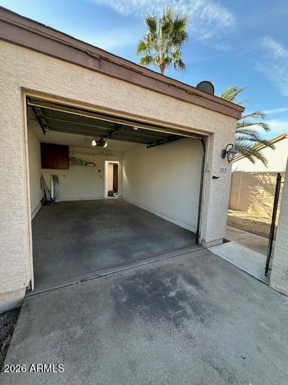 Image 24 of property listing at 3301 E KELTON Lane 103, Phoenix, AZ 85032