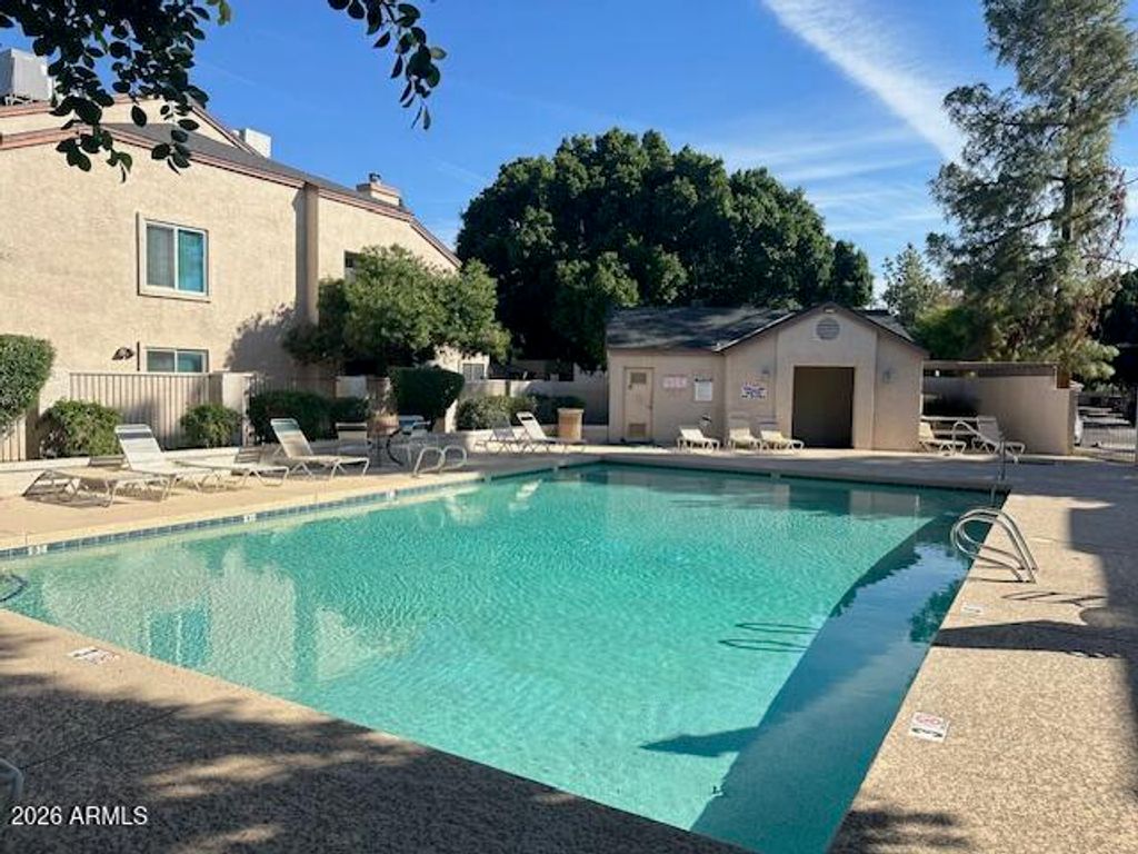 Image 28 of property listing at 3301 E KELTON Lane 103, Phoenix, AZ 85032