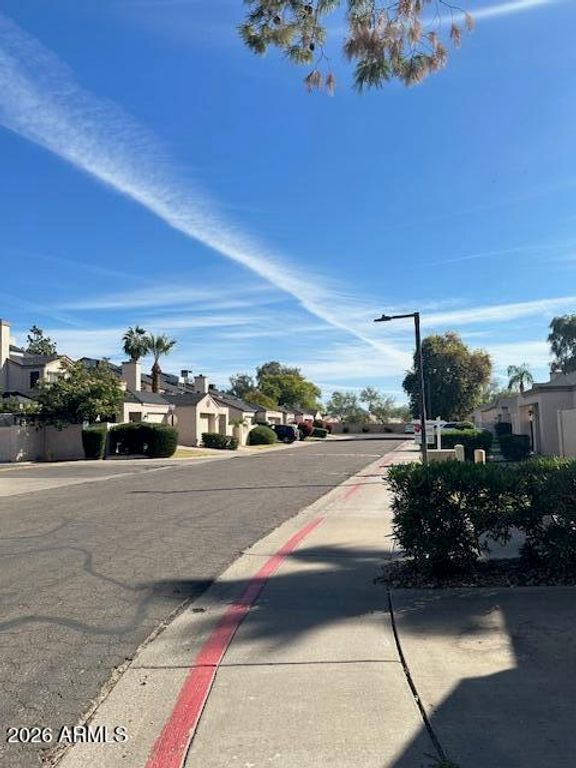 Image 29 of property listing at 3301 E KELTON Lane 103, Phoenix, AZ 85032