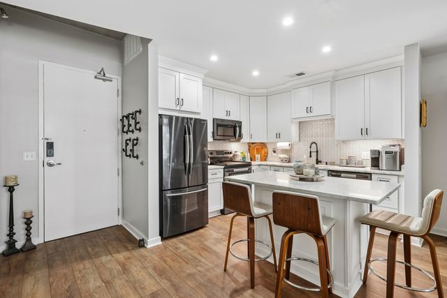 600 12th Ave S Apt 513, Nashville, TN 37203