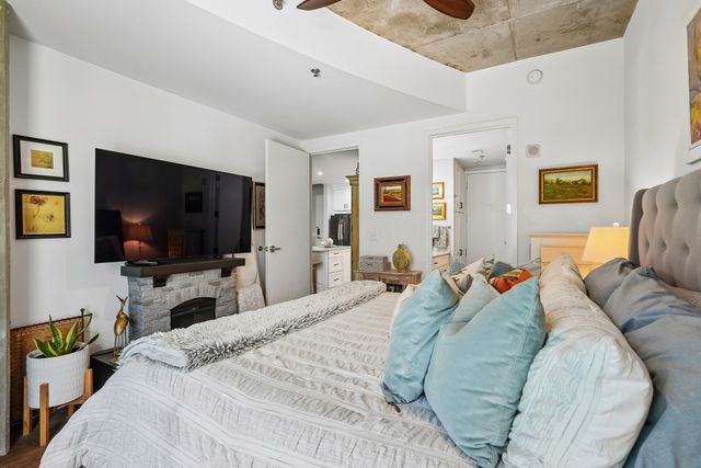 600 12th Ave S Apt 513, Nashville, TN 37203