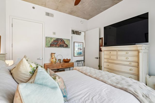 600 12th Ave S Apt 513, Nashville, TN 37203