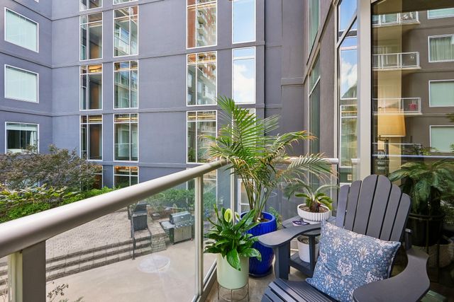 600 12th Ave S Apt 513, Nashville, TN 37203