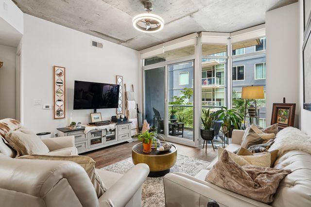 600 12th Ave S Apt 513, Nashville, TN 37203