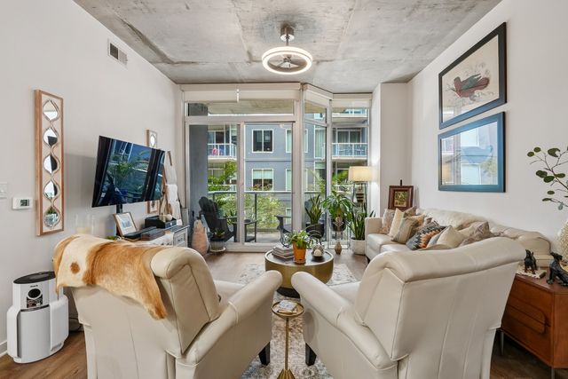600 12th Ave S Apt 513, Nashville, TN 37203