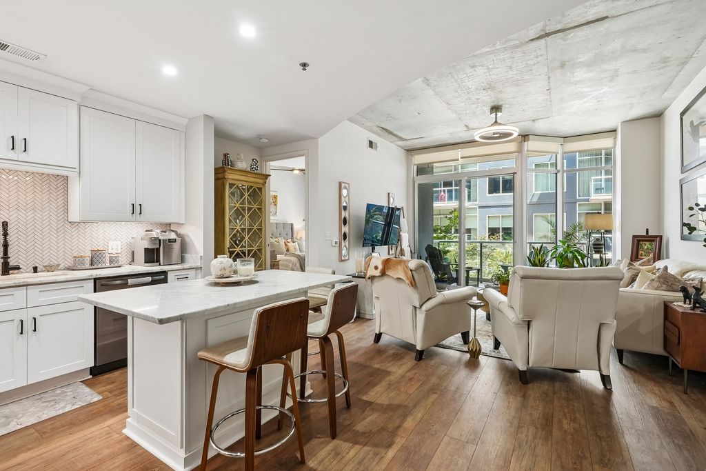 600 12th Ave S Apt 513, Nashville, TN 37203
