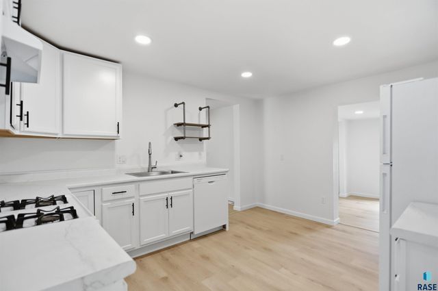614 W 1st St Street, Sioux Falls, SD 57104